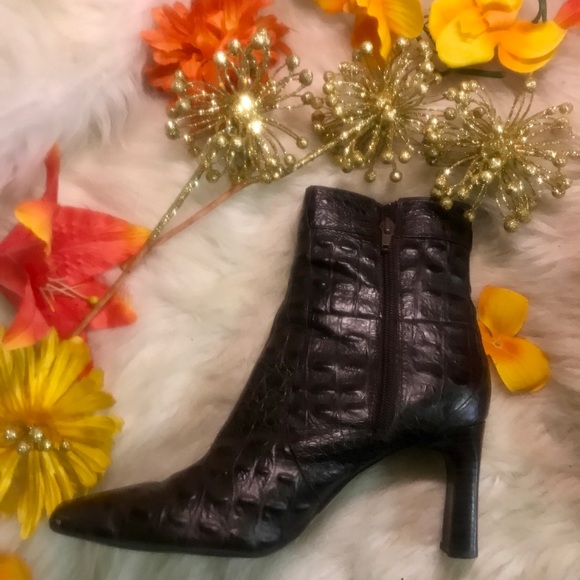 Bandolino Boots - Picture 2 of 14